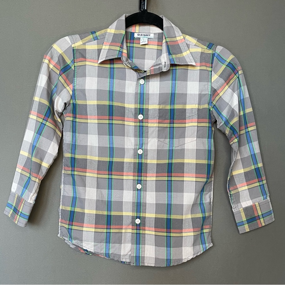 Old Navy button down collared plaid shirt - size boys S (8/10)